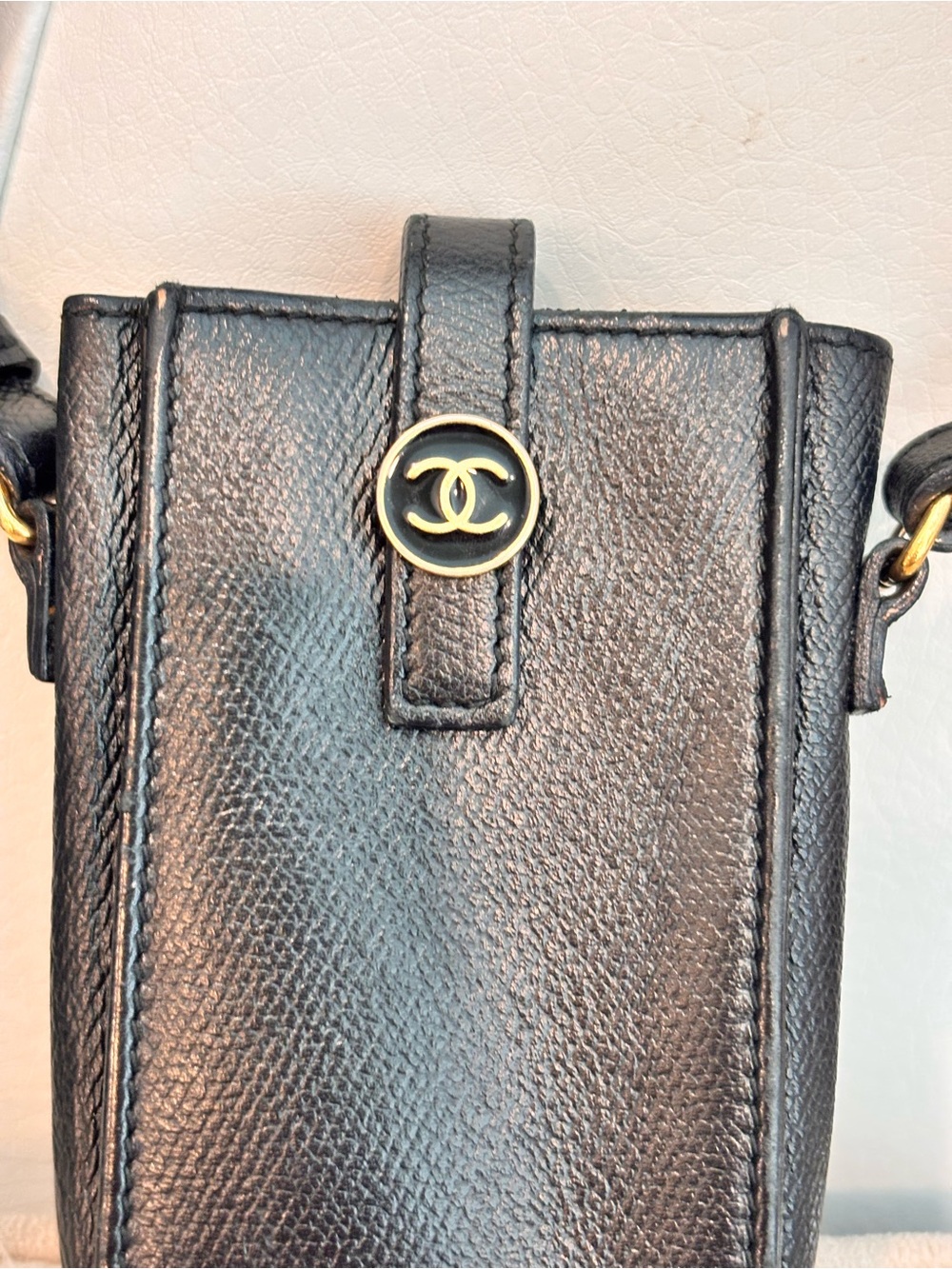 CHANEL Black Leather Vintage Y2K CC Phone Holder / Belt Accessory W/ COA - Picture 3 of 14